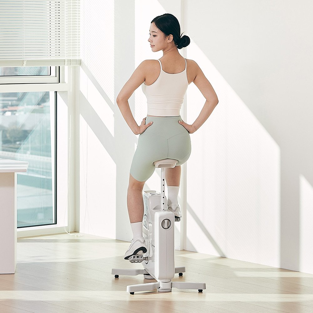 엑사이더 실내자전거 저소음 큐브 바이크 헬스 사이클 유산소 슬림 네모 운동 기구 EB730 상세 이미지 2